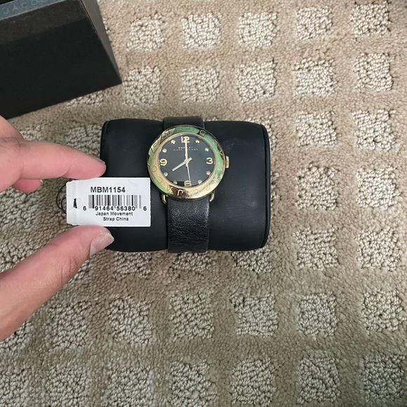 Marc by Marc Jacobs Amy Black Dial Gold Bezel Ladies Watch - Picture 2 of 6